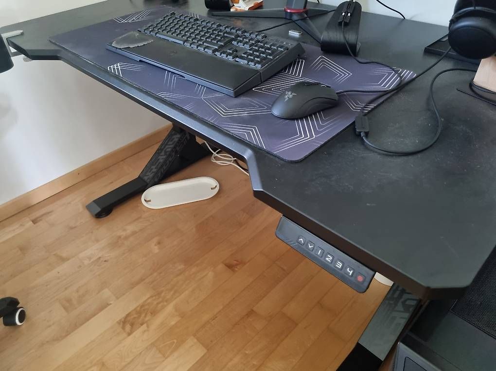 Schreibtische: Gaming Tisch – Gebraucht aus Bertschikon Gossau von pae_h5nv 1