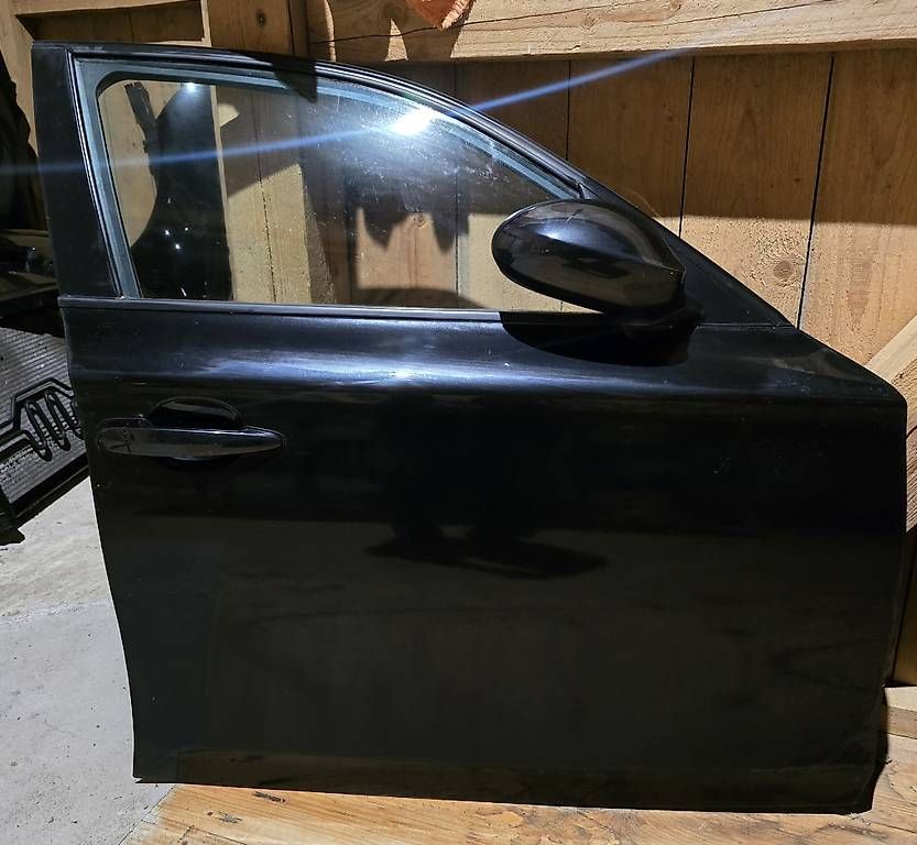 Porte: BMW 1er E87 4-türer Türen schwarz – Usato da Schönholzerswilen venduto da Sanja0809 3