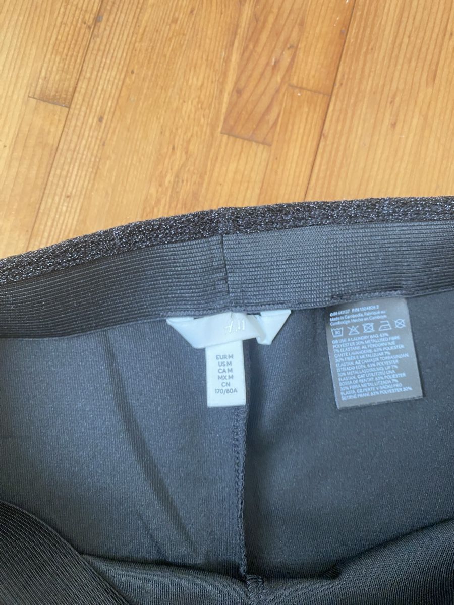 H&M Pantaloni: Glitzerhose von H&M – Usato da Wettingen venduto da abdeb 2