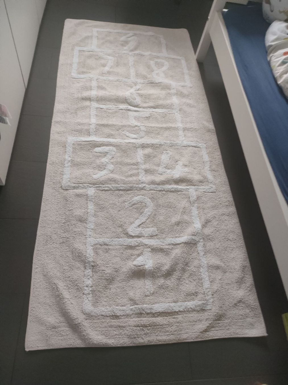 Tappeti: Kinder Zimmer Teppich Hellgrau  – Usato da Therwil venduto da OliviaH01