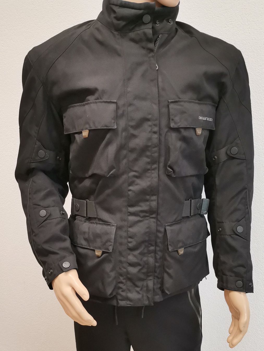 Dainese Giacche: DAINESE Motorradjacke Gr.48 schwarz – Usato da Schaffhausen venduto da Restwert_SH