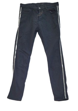 Schwarze Jeans mit Perlen / Chrälleli Jeans Hosen Gr. M