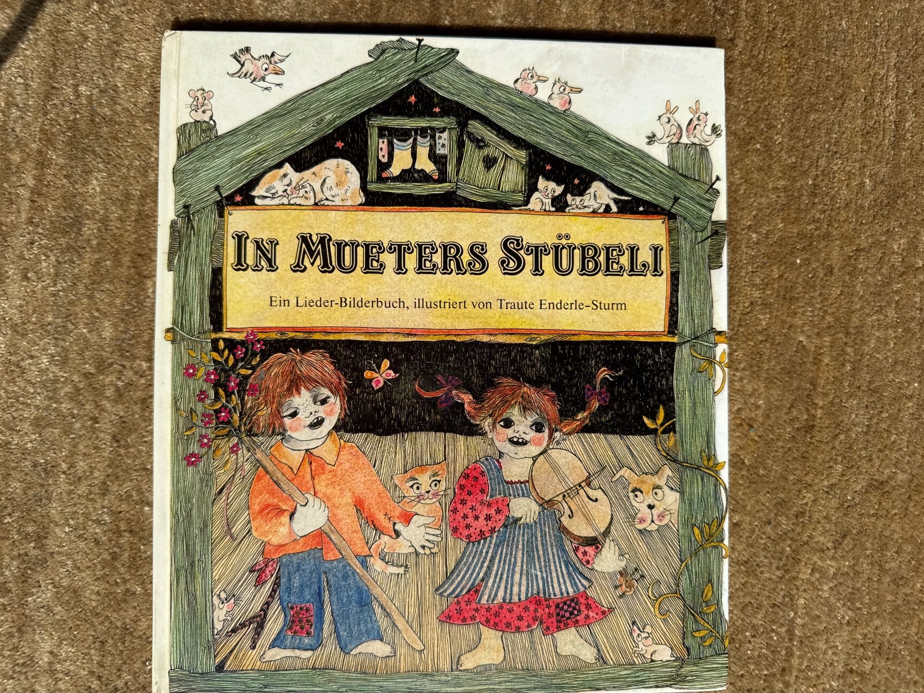 Libri: In Mueters Stübeli - Ein Lieder-Bilderbuch – Usato da Aarau venduto da Kilauea