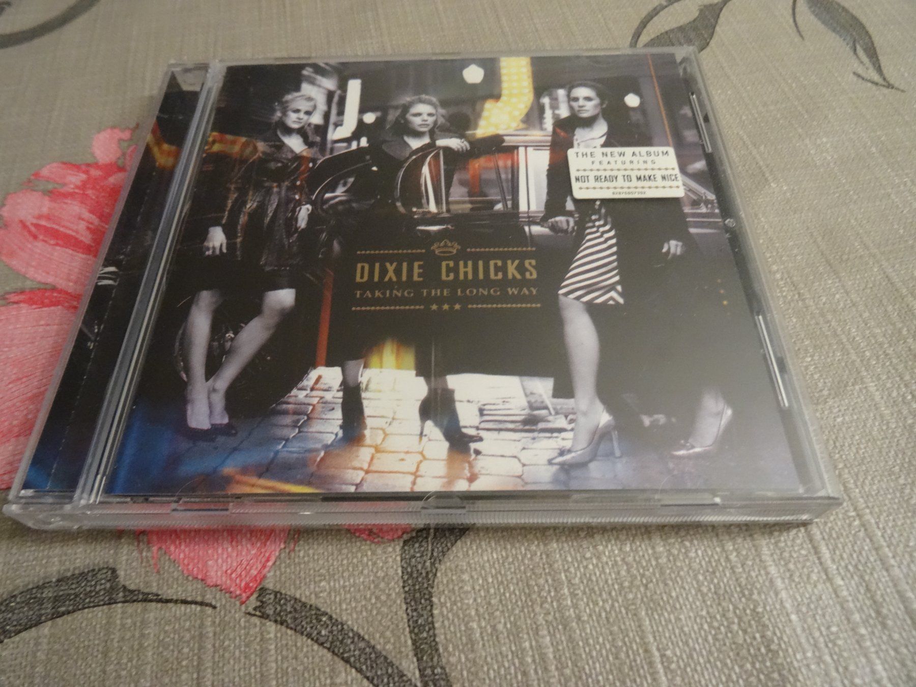 CD: Dixie Chicks - Taking the Long Way CD – Usato da Olten venduto da Disc-Ausverkauf