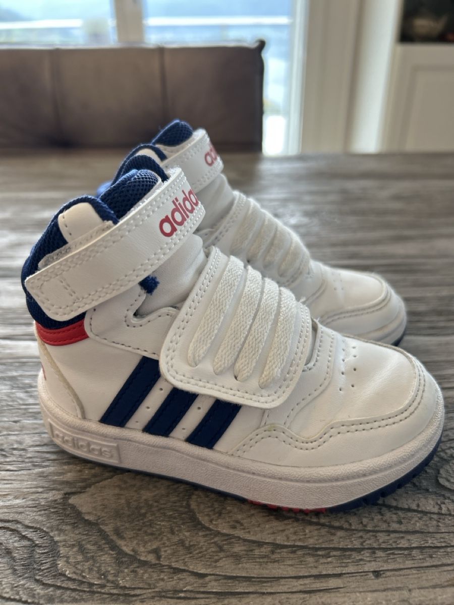 Adidas Herrenschuhe: Adidas-Turnschuhe, 24 – Gebraucht aus Walchwil von lil_6t8v 4