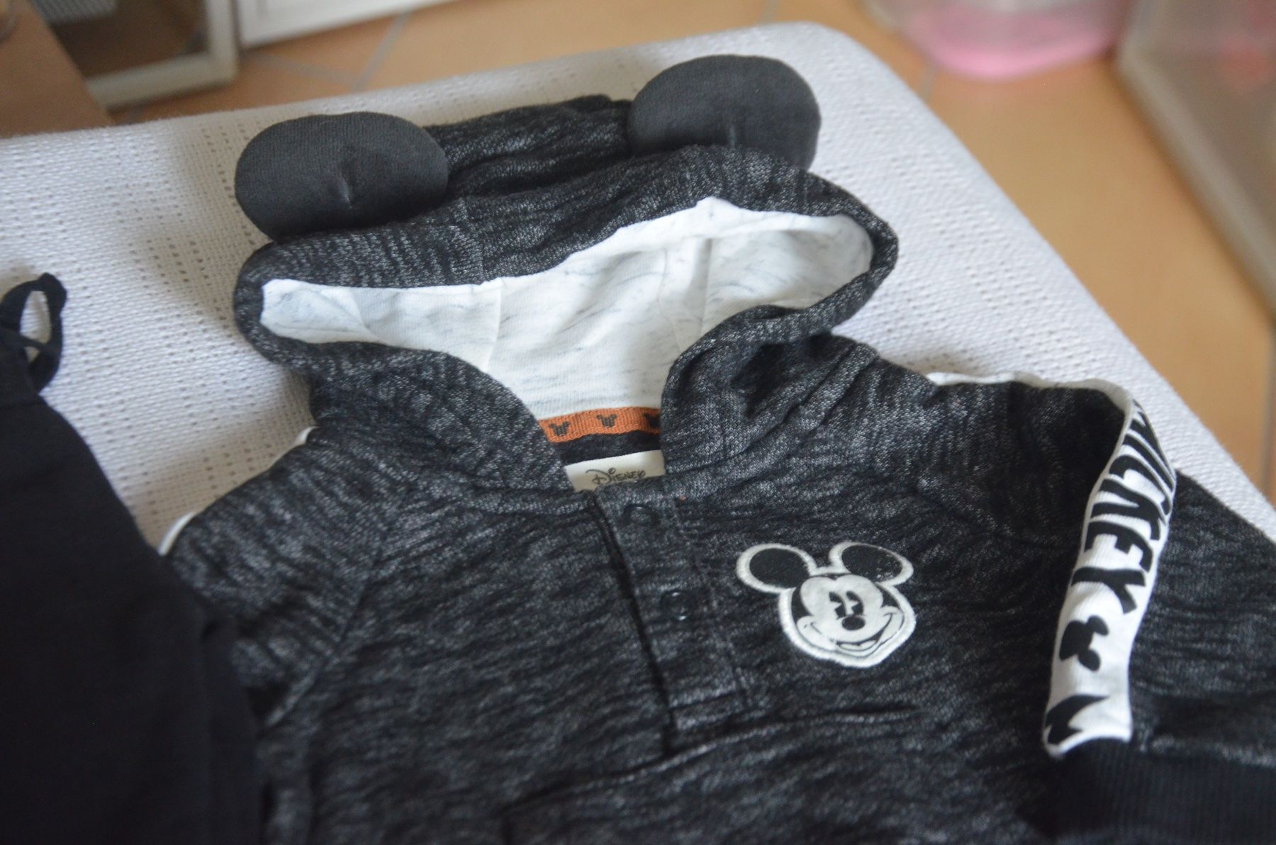 Lotti & Set di vestiti: TAILLE 62 - SWEATSHIRT DISNEY – Usato da Chiasso venduto da Dolly015 1