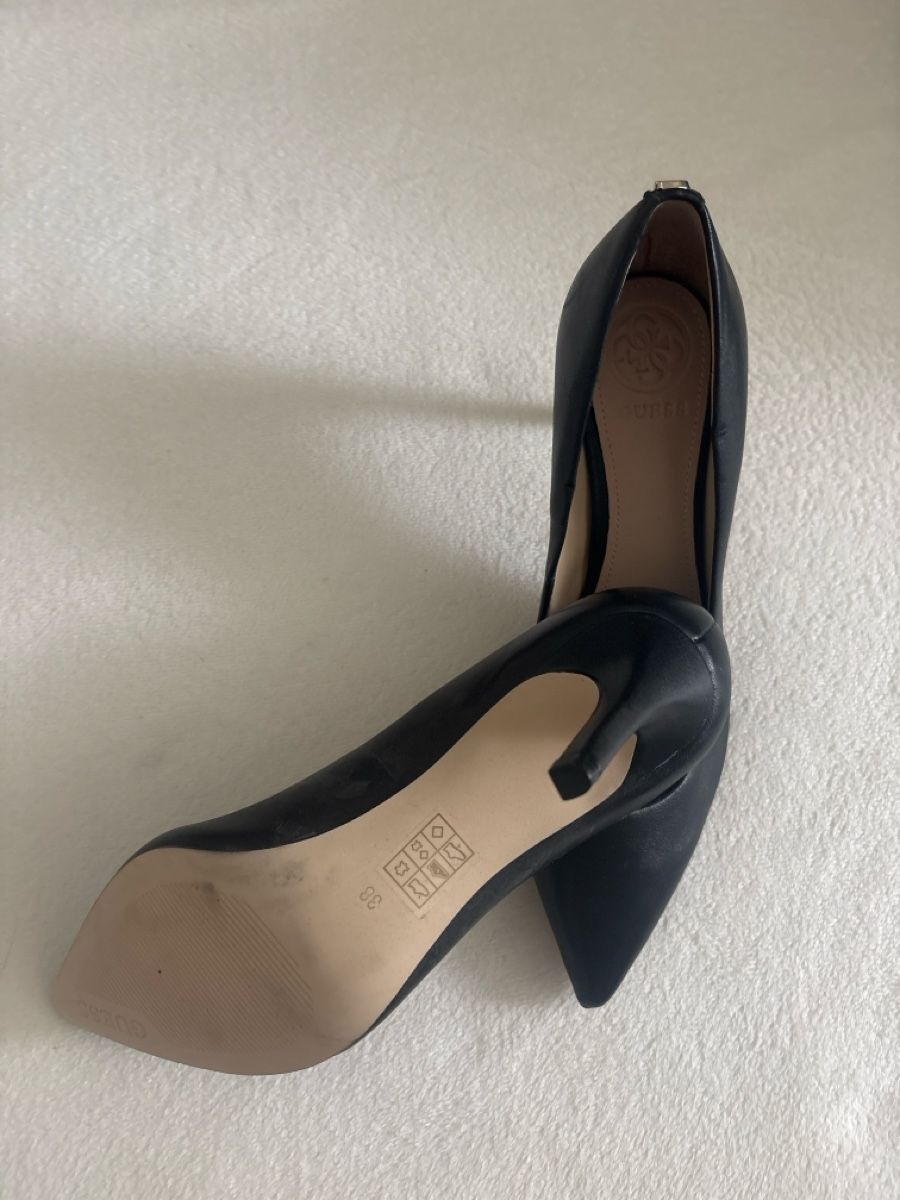 Guess Scarpe da donna: Guess Pumps Gr. 38 Schwarz – Nuovo (secondo la descrizione) da Feusisberg venduto da LadyLook 3