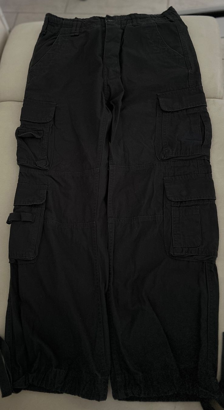 Pantaloni: Schwarze Brandit Cargohose – Usato da Freienbach venduto da mar_rvc6