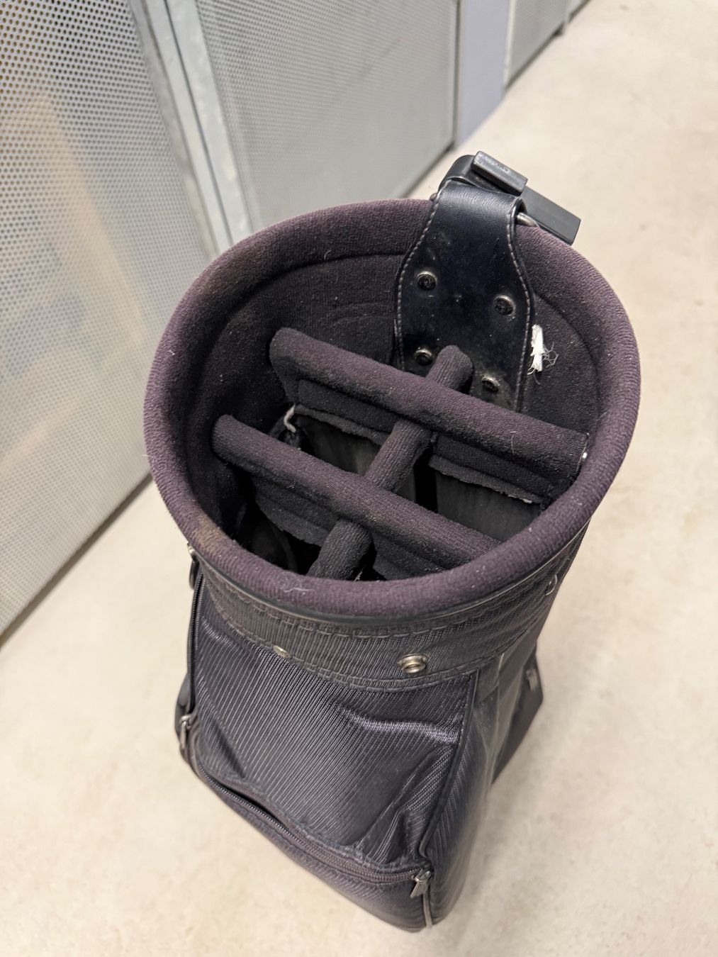 Borse: Golfbag Mike Tec günstig – Usato da Bäch SZ venduto da Knespro 2