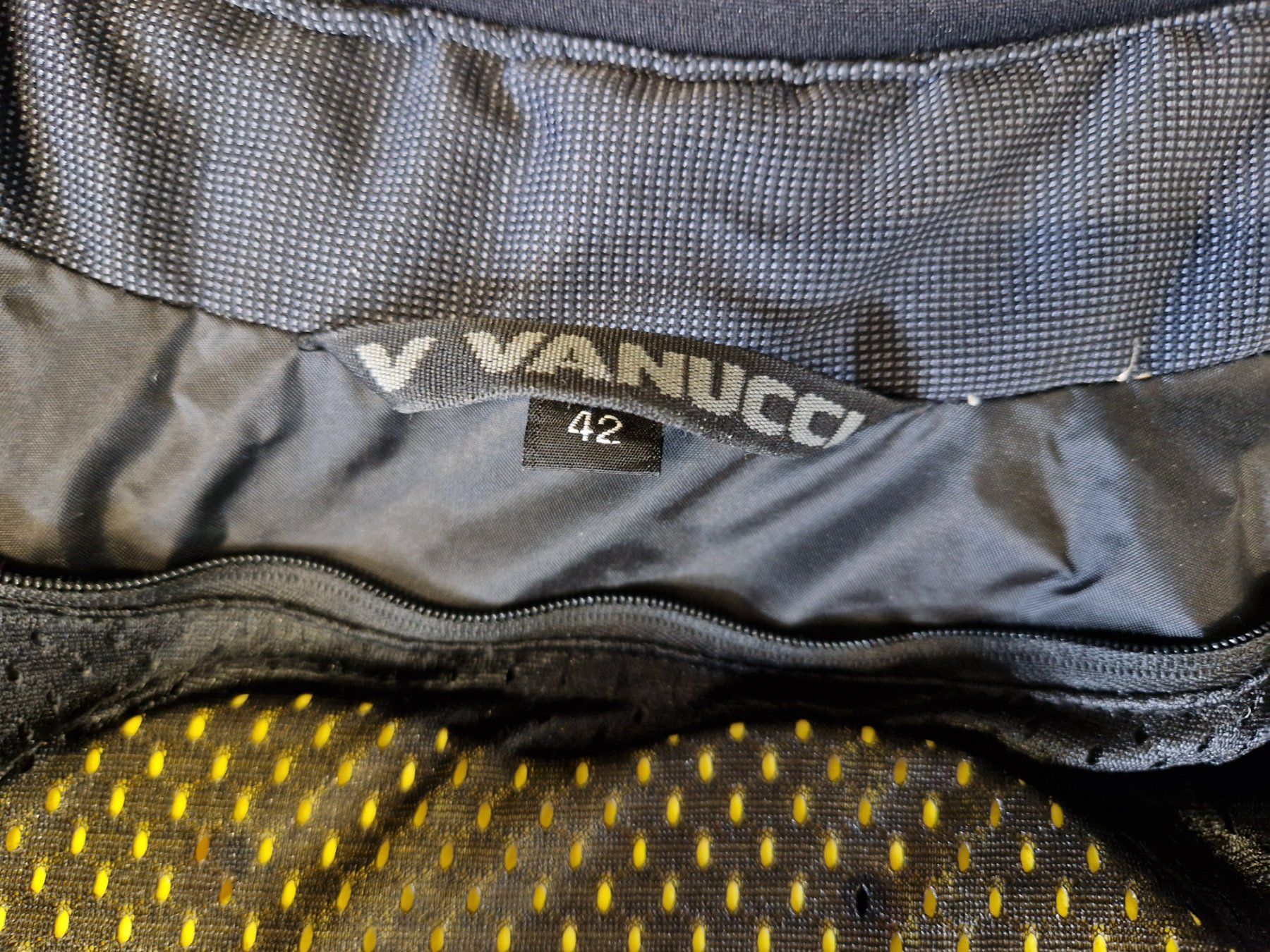 Vanucci Completi & Tailleur: Motorrad-Kombi Damen Vanucci – Usato da Muhen venduto da Restwert_Muhen 4
