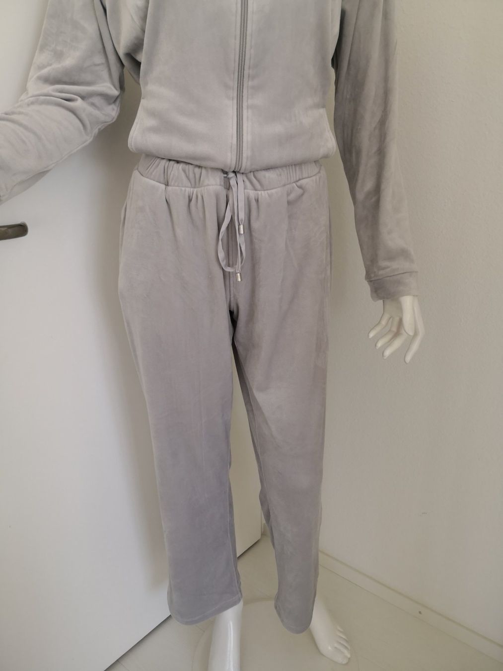 Completi & Tailleur: 🤩MANOR JOGGING-ANZUG JACKE & HOSE HELLGRAU – Usato da Olten venduto da Naja-Twins-Twins 8