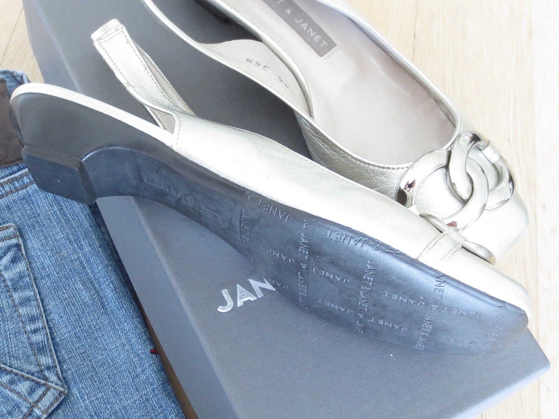 Damenschuhe: Jetzt im Sale! JANET&JANET Sandale Leder Silber Size 35,5 – Gebraucht aus Buchrain von QueenyHE51 6
