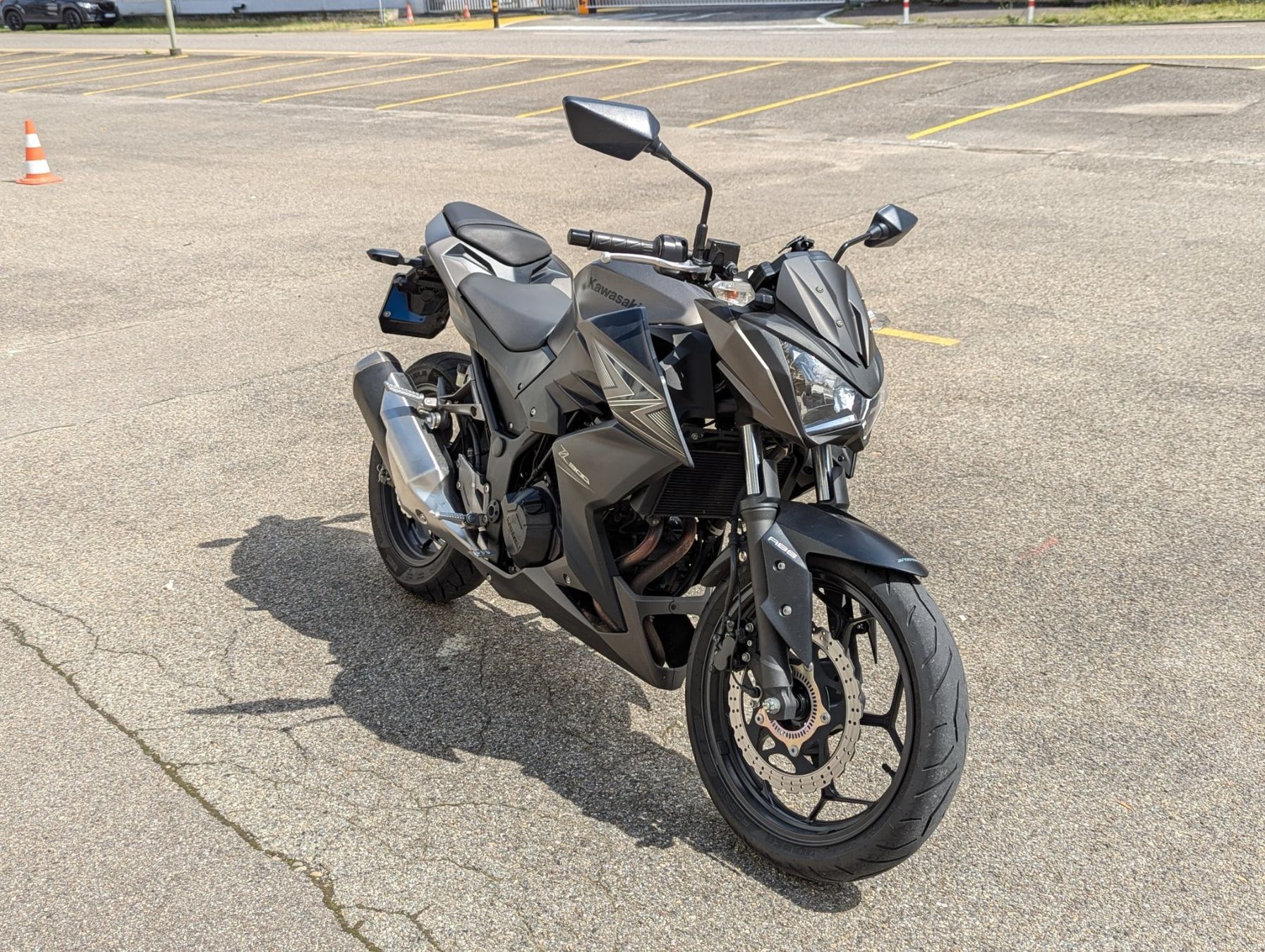 Kawasaki Strasse: Kawasaki Z300 – Gebraucht aus Basel von Alisa_77 5