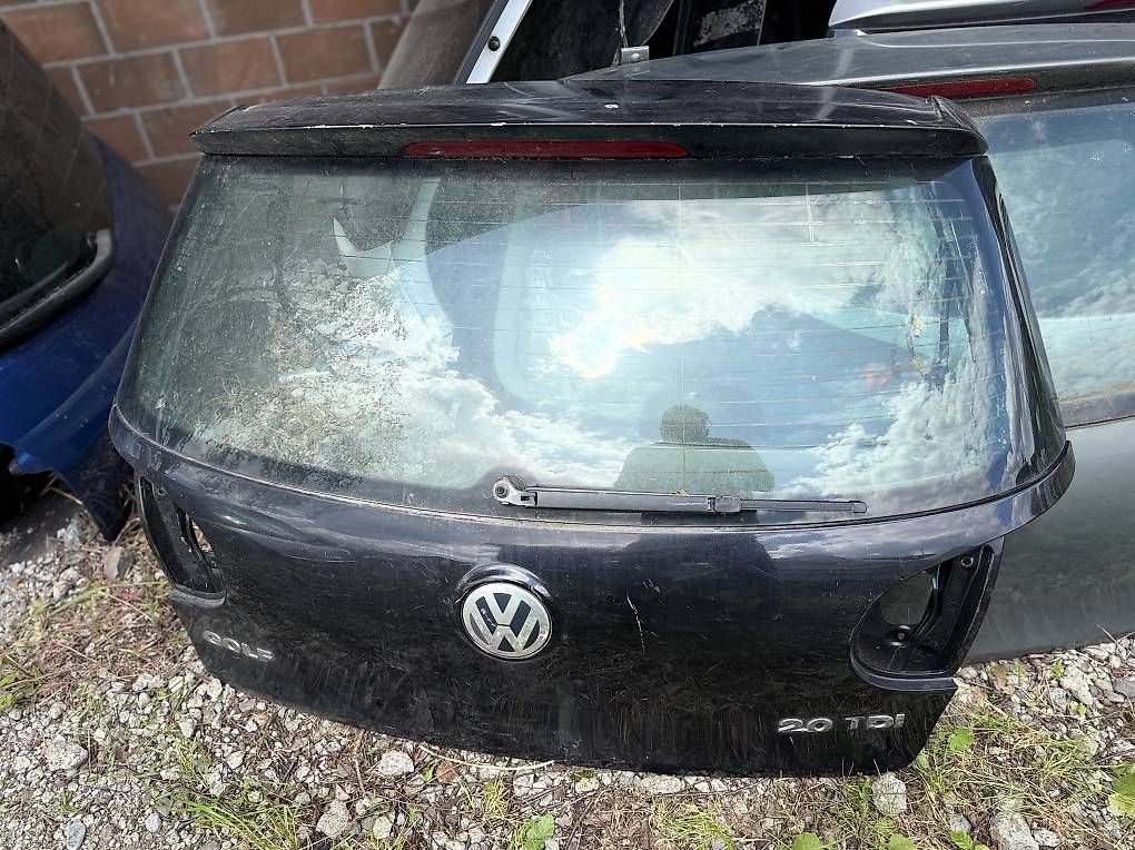 Tutti pezzi di ricambio auto: VW Golf 5   Hecktüre / Heckklappe    – Usato da Udligenswil venduto da Sch2s 1