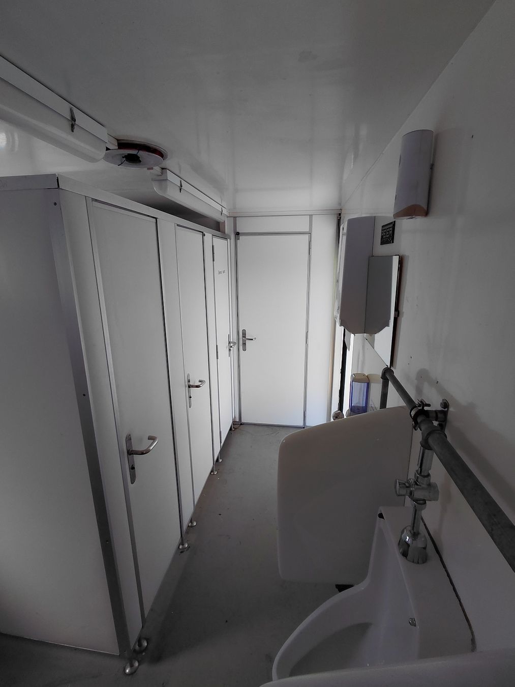 Autres articles bureau & commerces: WC-Wagen zum mieten – D'occasion à Schalchen par Chrigel227 4