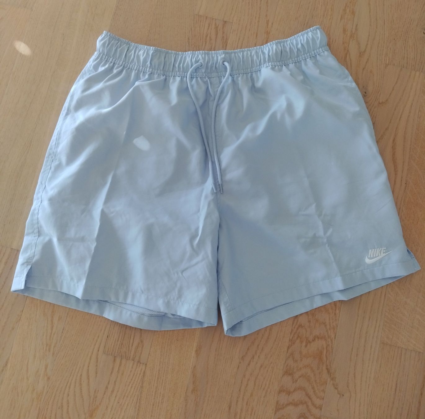 Nike Pantaloni: Nike Shorts – Nuovo (secondo la descrizione) da Frauenfeld venduto da Atrix720