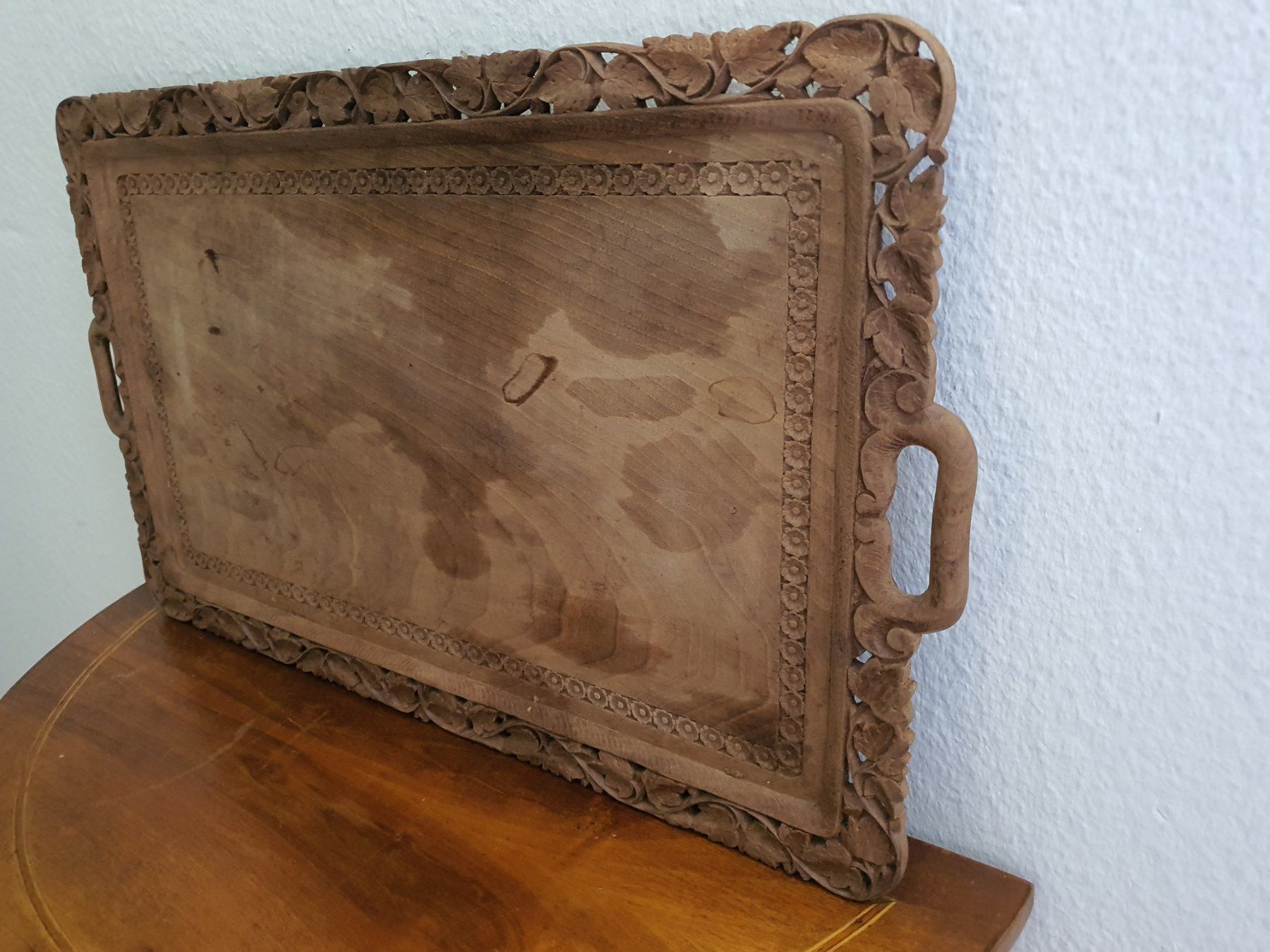 Piatti di portata: Altes Vintage Holz Serviertablett Tablett geschnitzt – Usato da Schaffhausen venduto da pfanis09 6