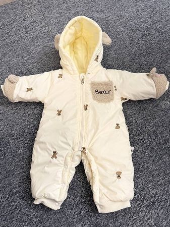Kapuzen-Winteroverall mit Bärenmotiv für Babys