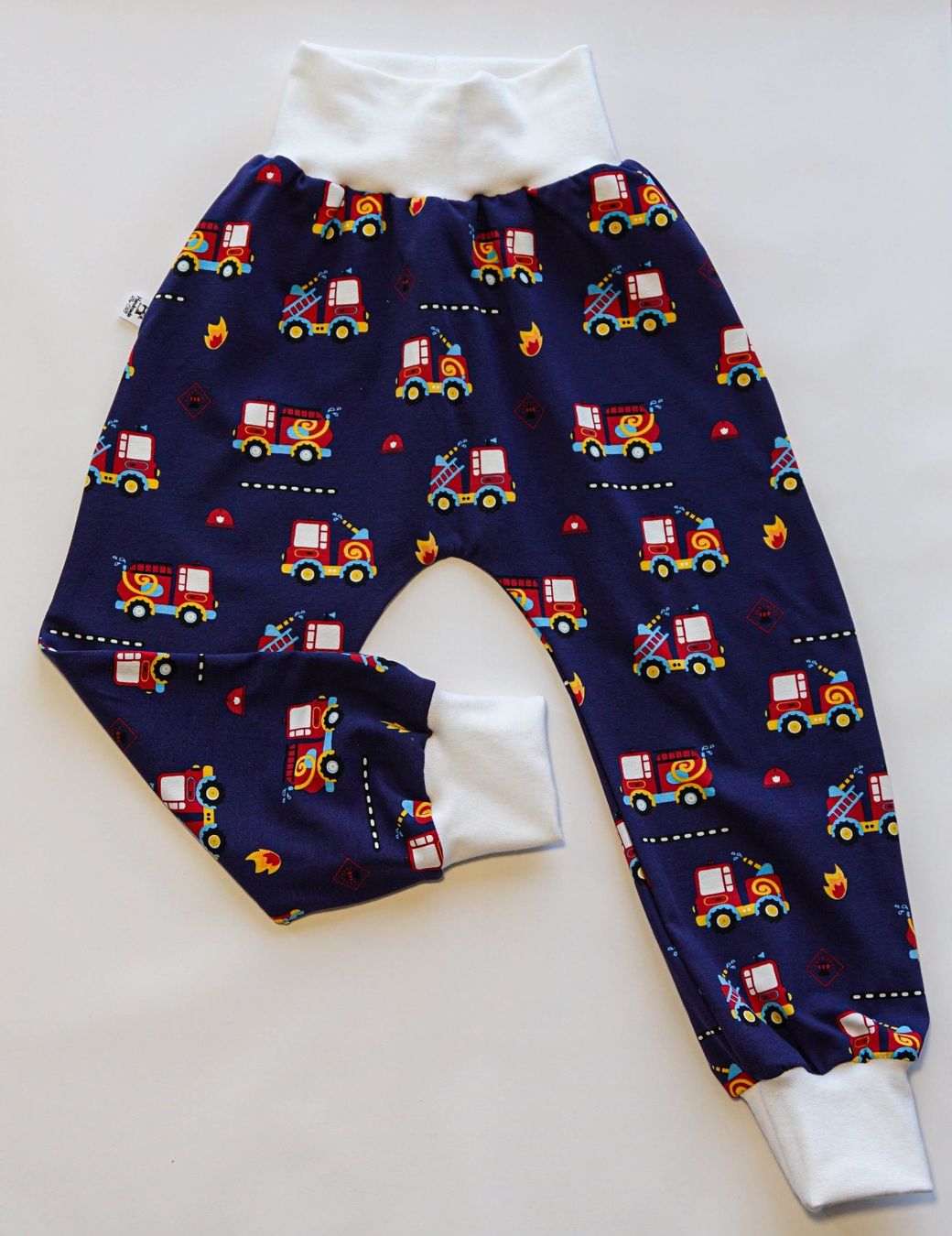 Pantaloni: Pumphose mit Feuerwehrauto 92/98 NEU – Nuovo e nell'imballaggio originale da Zürich venduto da sambaum