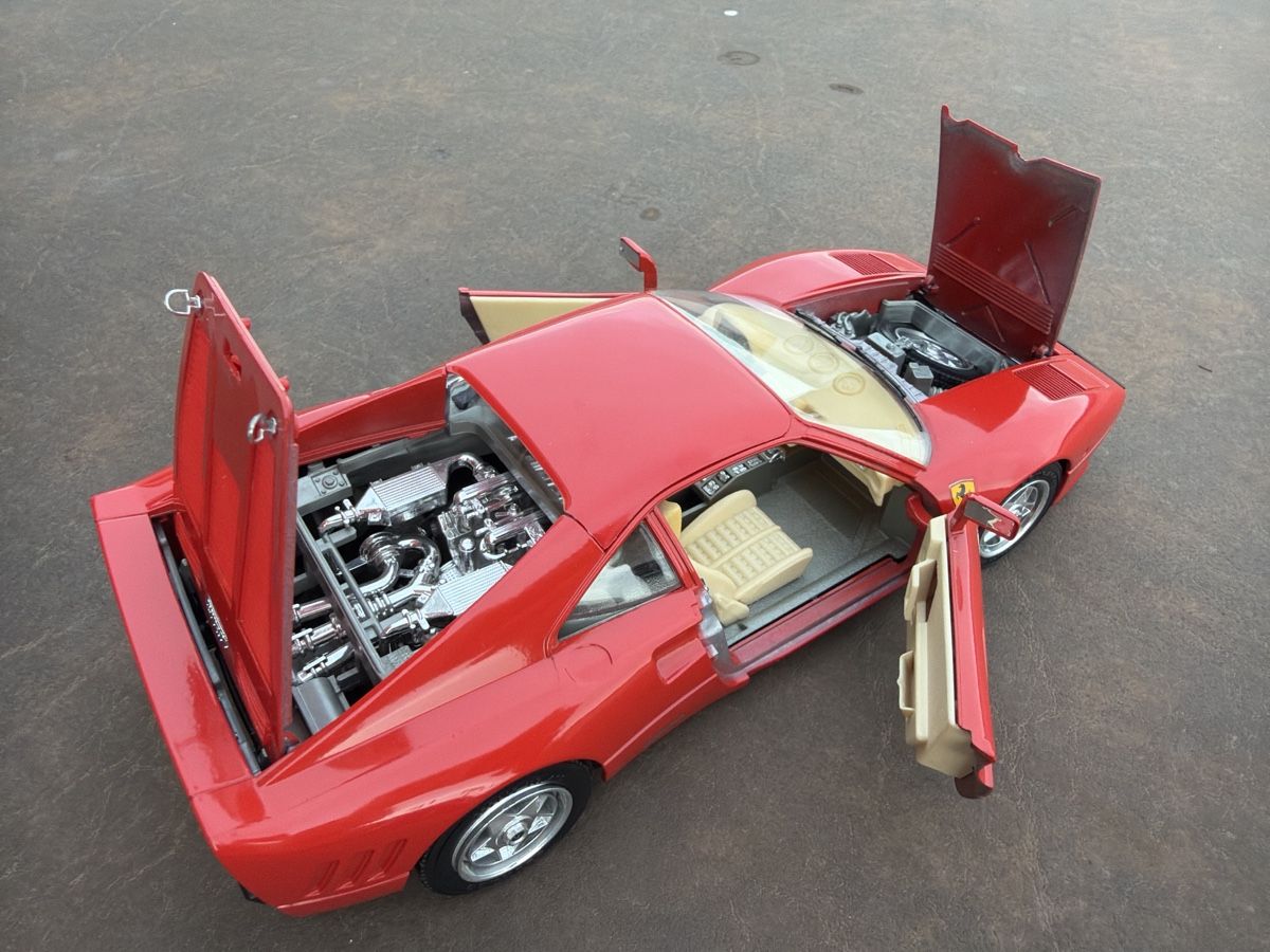 Bburago Modellini d'auto: Ferrari 288 GTO - 1/18 - Bburago – Usato da Wolfwil venduto da Rolex1 7