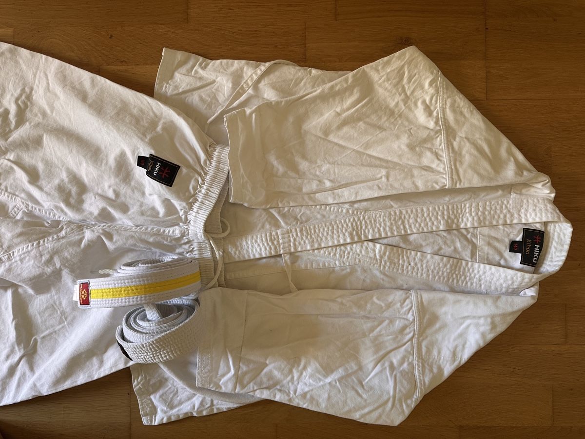 Kimono: Karate Anzug Gr. 140 – Usato da Zürich venduto da Yuliti 1