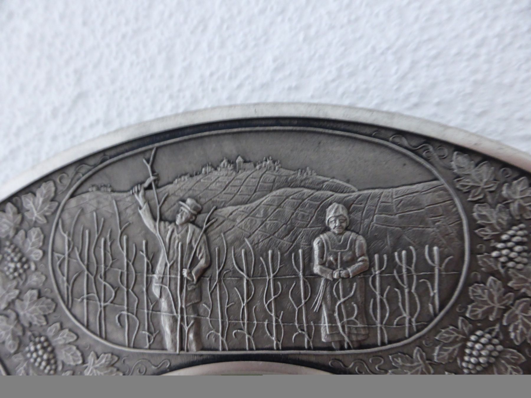 Tutte le decorazioni: Antiker Zinn-Wandteller "Engelmarke" – Usato da Schaffhausen venduto da Ronchetto 4