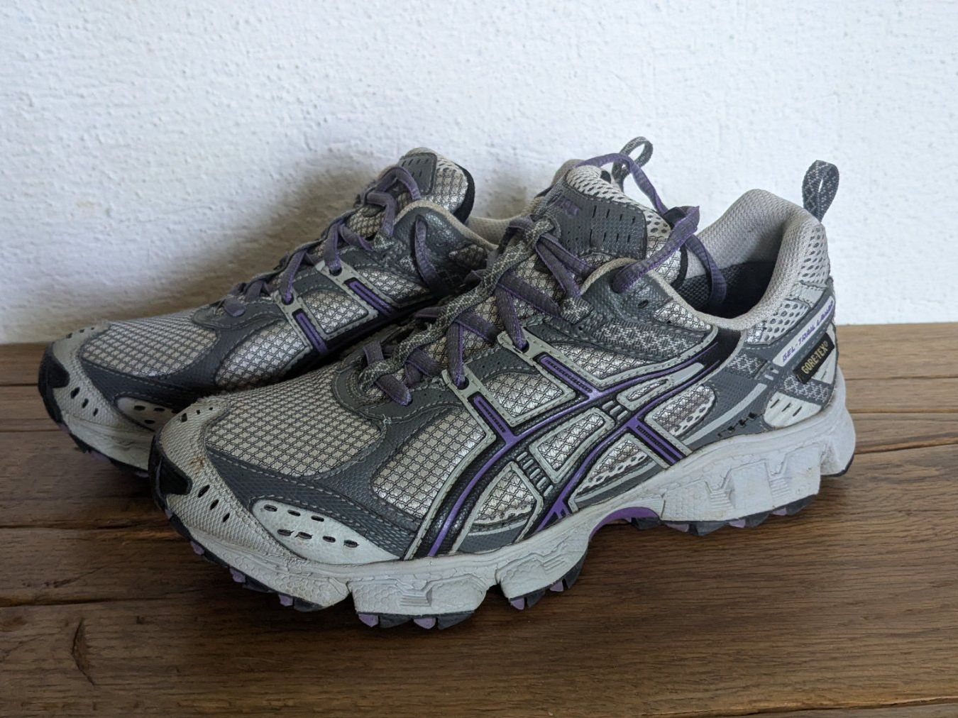 Asics Scarpe da donna: Asics 37.5 – Usato da Zürich venduto da FloraMarie