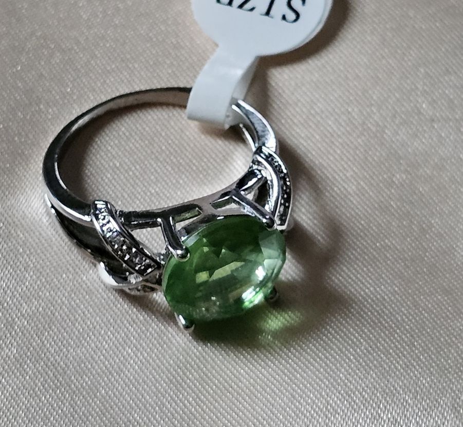 Ringe: Klassischer Ring mit grünem Topas,  925 versilbert, Gr. 9 – Neu (gemäss Beschreibung) aus Grenchen von maretop 4