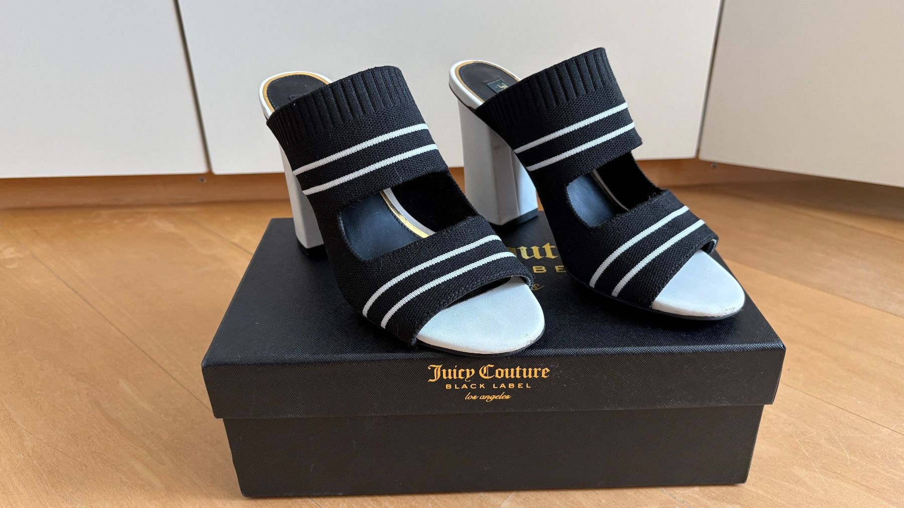 Juicy Couture Scarpe da donna: Juicy Couture heeled slide sandals size 37 – Nuovo (secondo la descrizione) da Adliswil venduto da fashionholic 1