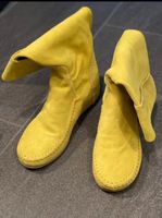 Stivali in pelle scamosciata color limone