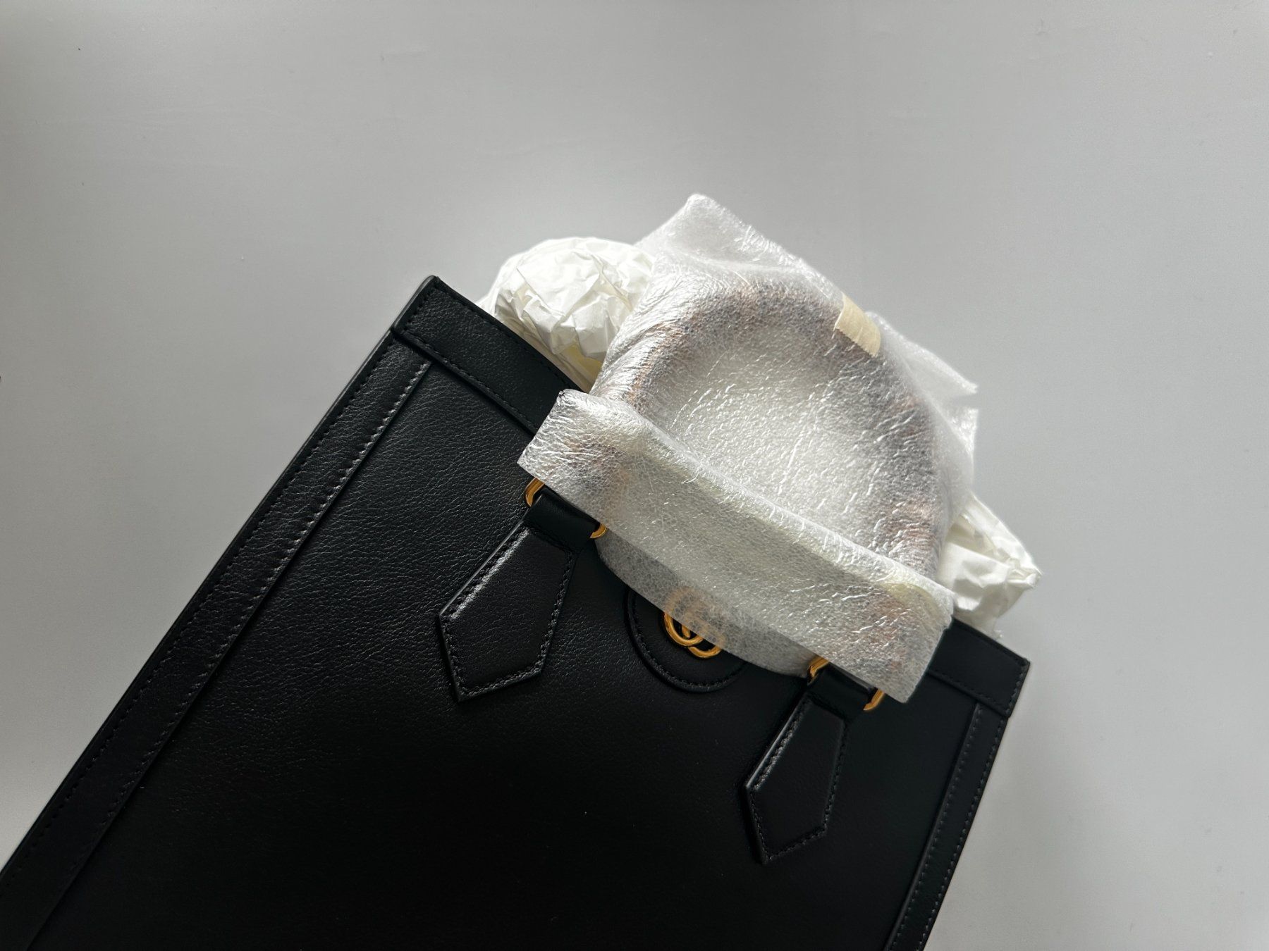 Gucci Taschen für Damen: New classic bag Gucci Diana – Neu und originalverpackt aus Lugano von juledo 1