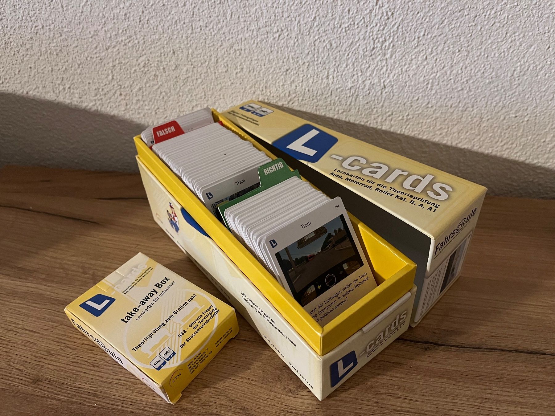 Autres fournitures scolaires: Lernkarten Theorieprüfung Auto – D'occasion à Obfelden par MonaMona00 1