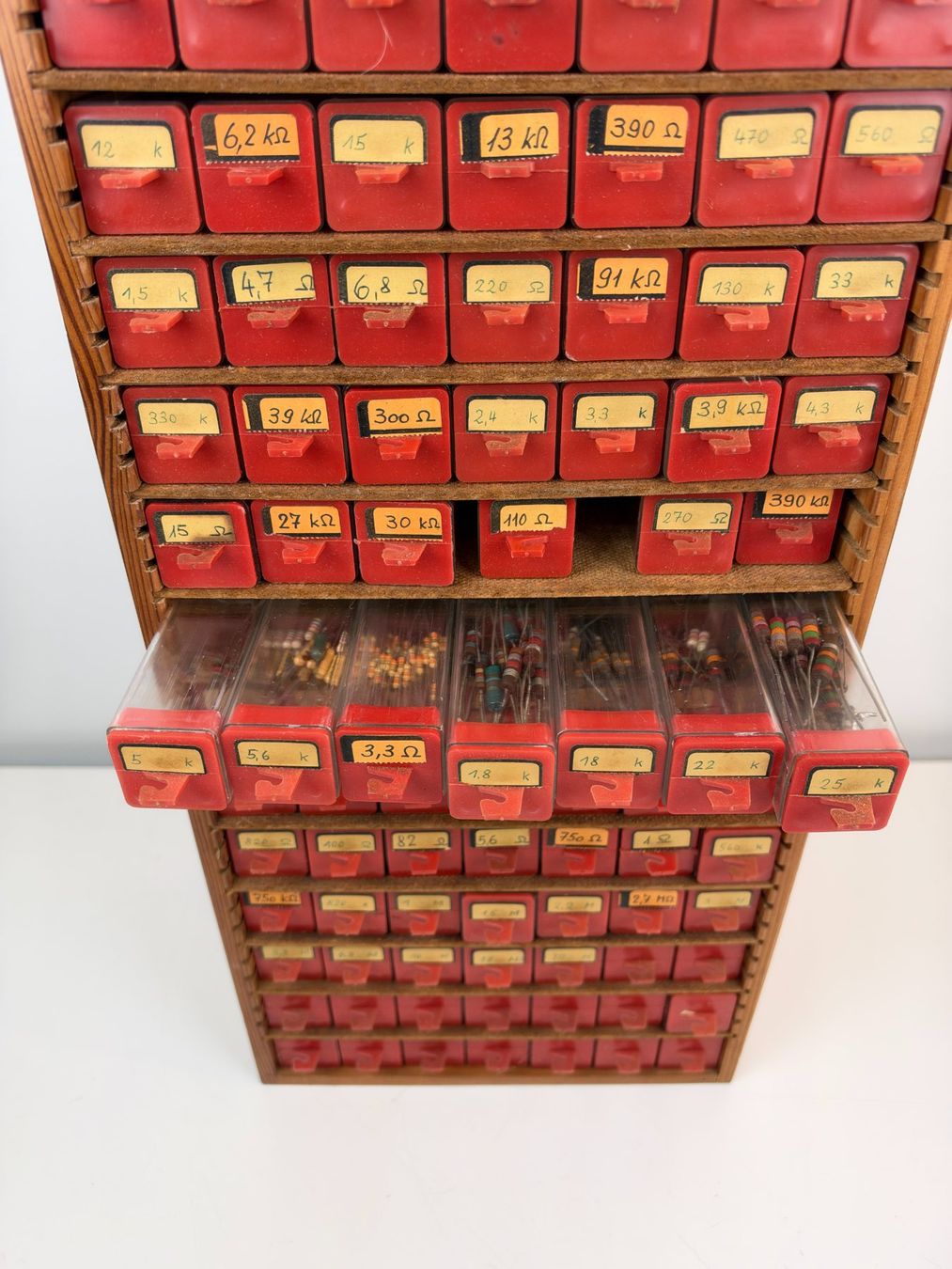 Componenti elettronici: Elektronische Widerstände – Usato da Basel venduto da IRMAundFRED 4