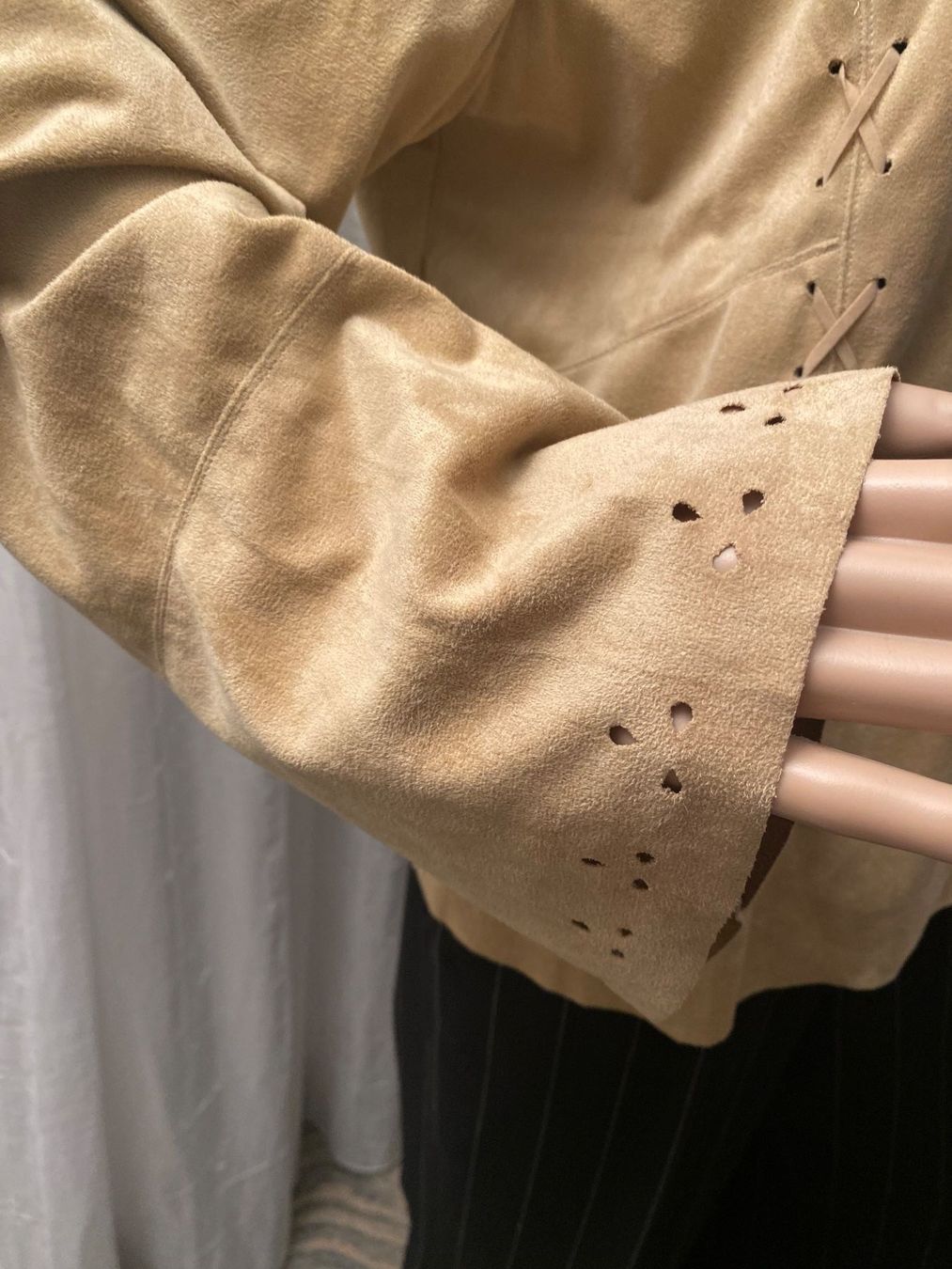Camicette: Extravagante seltene Kunstwildleder-Bluse, beige, Gr. 46 – Usato da Winkel venduto da ferrari2022 5