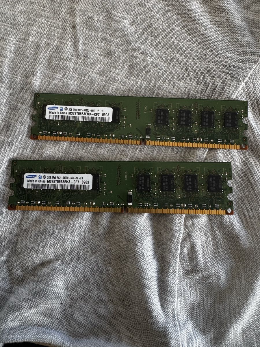Samsung Memoria / RAM: Samsung M378T5663EH3-CF7 – Difettoso da Vevey venduto da Eiden77