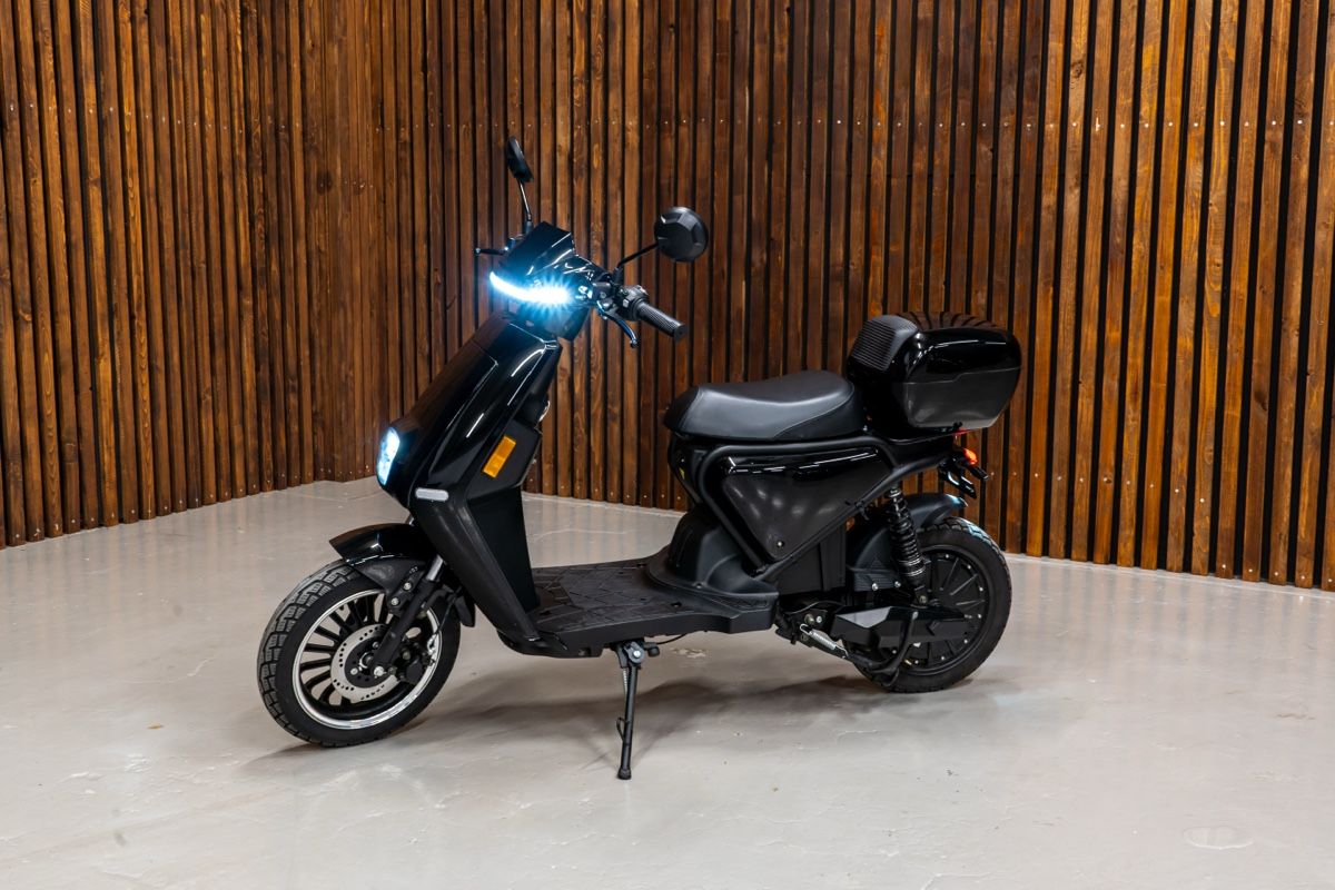 Scooters: Forza Next Escooter ohne Prüfung – Gebraucht aus Merenschwand von DeluxuryMotorsGmbH