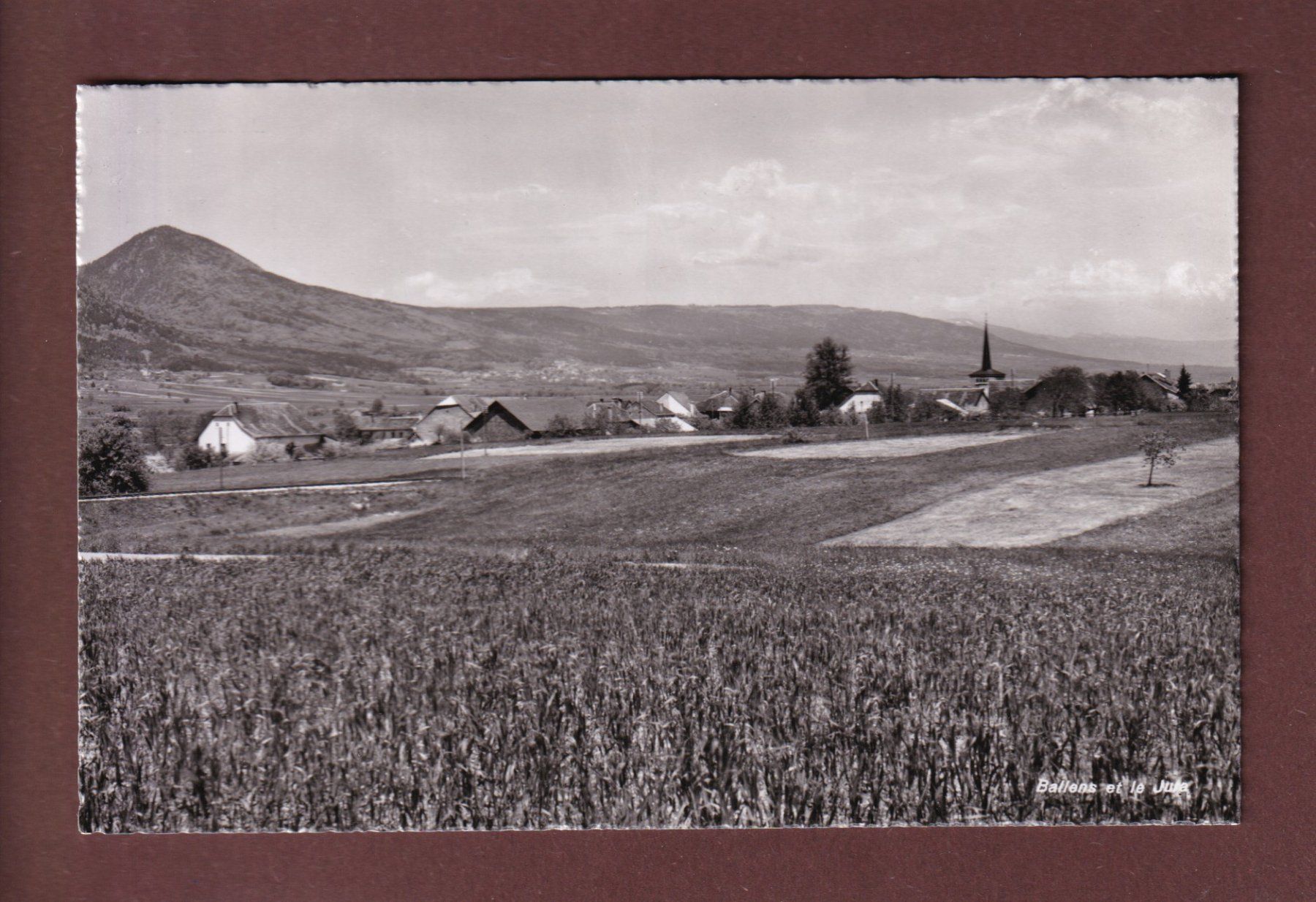 Ansichtskarten: BALLENS et le Jura – Gebraucht aus Pully von nicecards