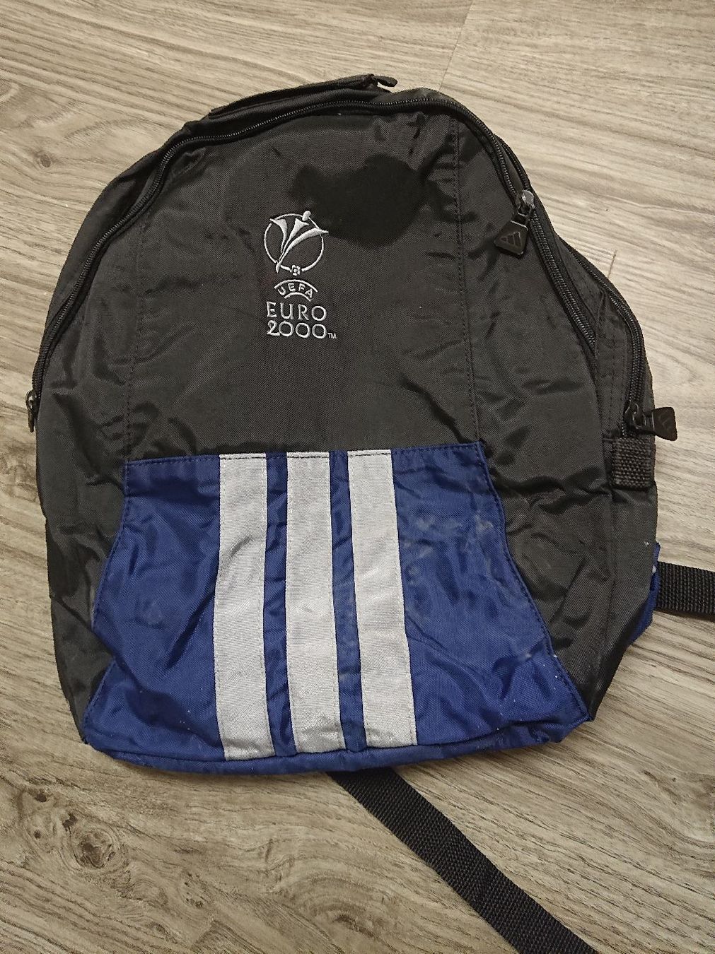 Adidas Zaini: Adidas Rucksack Euro 2000 – Usato da Grenchen venduto da Zombiepolizist