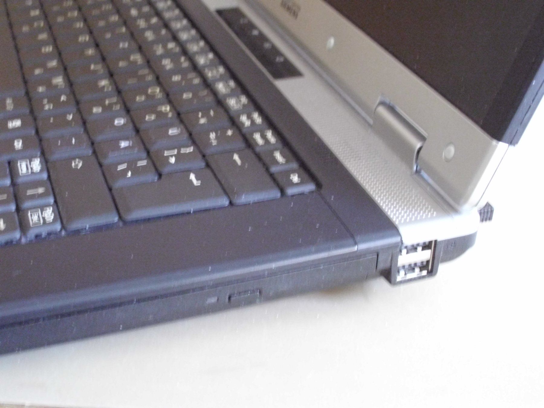 Fujitsu Notebook: Fujitsu Laptop 15 Zoll – Usato da Oberengstringen venduto da EAK11 4