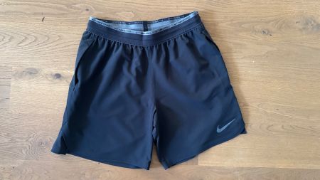 Gepflegte NIKE Herren Sporthose mit Taschen/Zugbund Gr. L