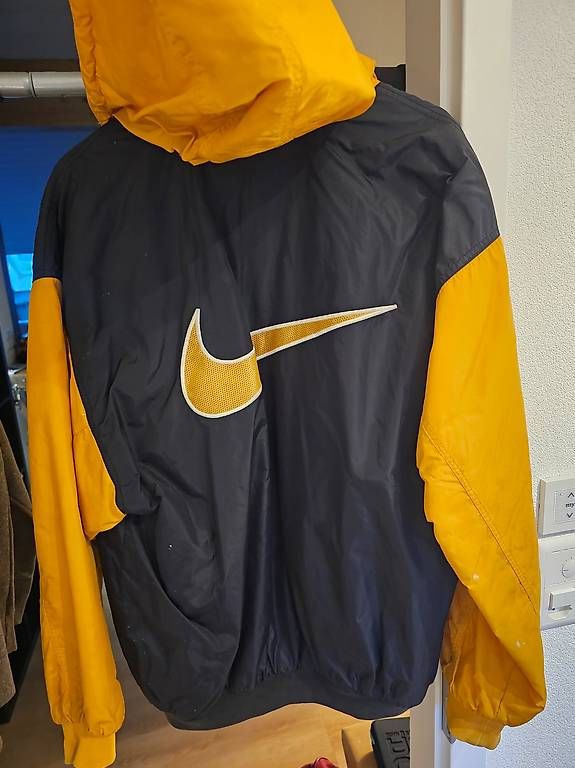 Jacken: Veste Nike – Gebraucht aus Semsales von leg_h8lk 1