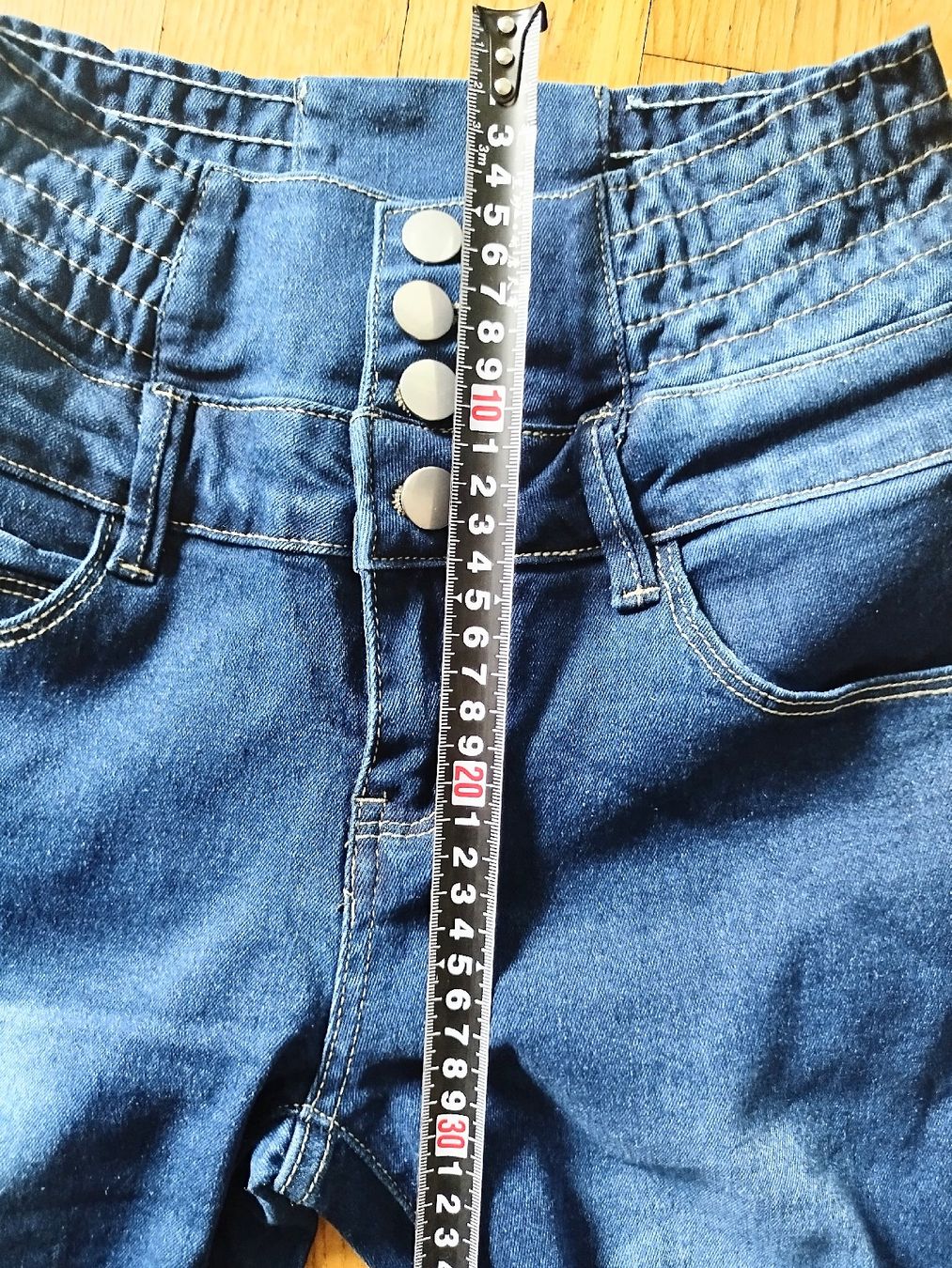 Jeans: Schlaghose, Größe S – Neu und originalverpackt aus Wauwil von Sanczeza 4