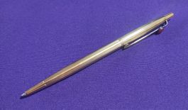 Stylo-bille Caran d'Ache plaqué or - 50ème