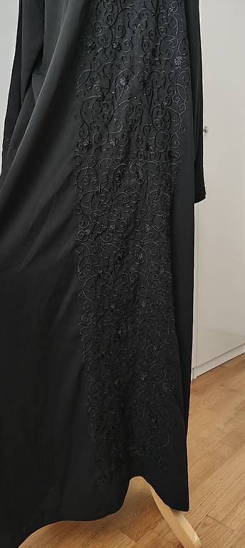 Robes: Abaya/Kleid schwarz, grosse Grösse – D'occasion à Basel par ukhtyy 2