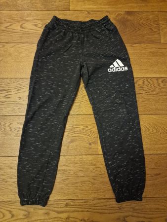 Adidas Trainingshose schwarzmeliert Gr 158-164 top Zustand