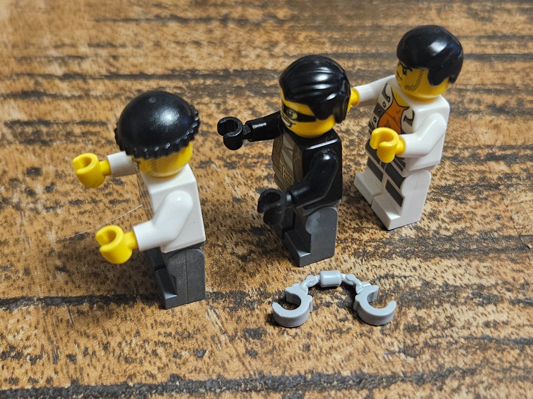 Lego Kit di costruzioni: lego lot de 3 figurines – Usato da Confignon venduto da Ecrofigs 2
