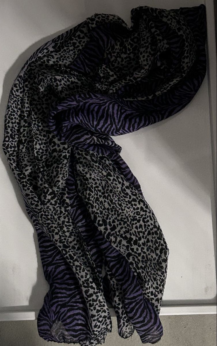 Foulards & écharpes: Schal mit Leopardenmuster – Neuf (Voir description) à Laufen par Jassi.quinn 1