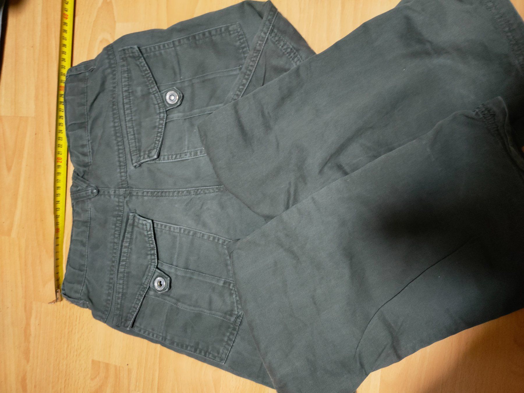 Pantaloni: Hose für Jungs Gr.146 – Usato da Bronschhofen venduto da happynews2018 2