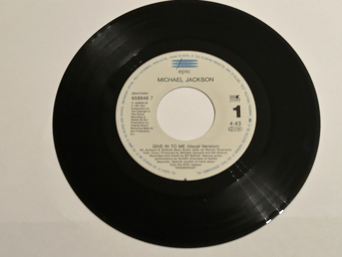 Dischi in vinile: Michael Jackson & Slash. Give In To Me – Usato da Faulensee venduto da Mizuno06 5