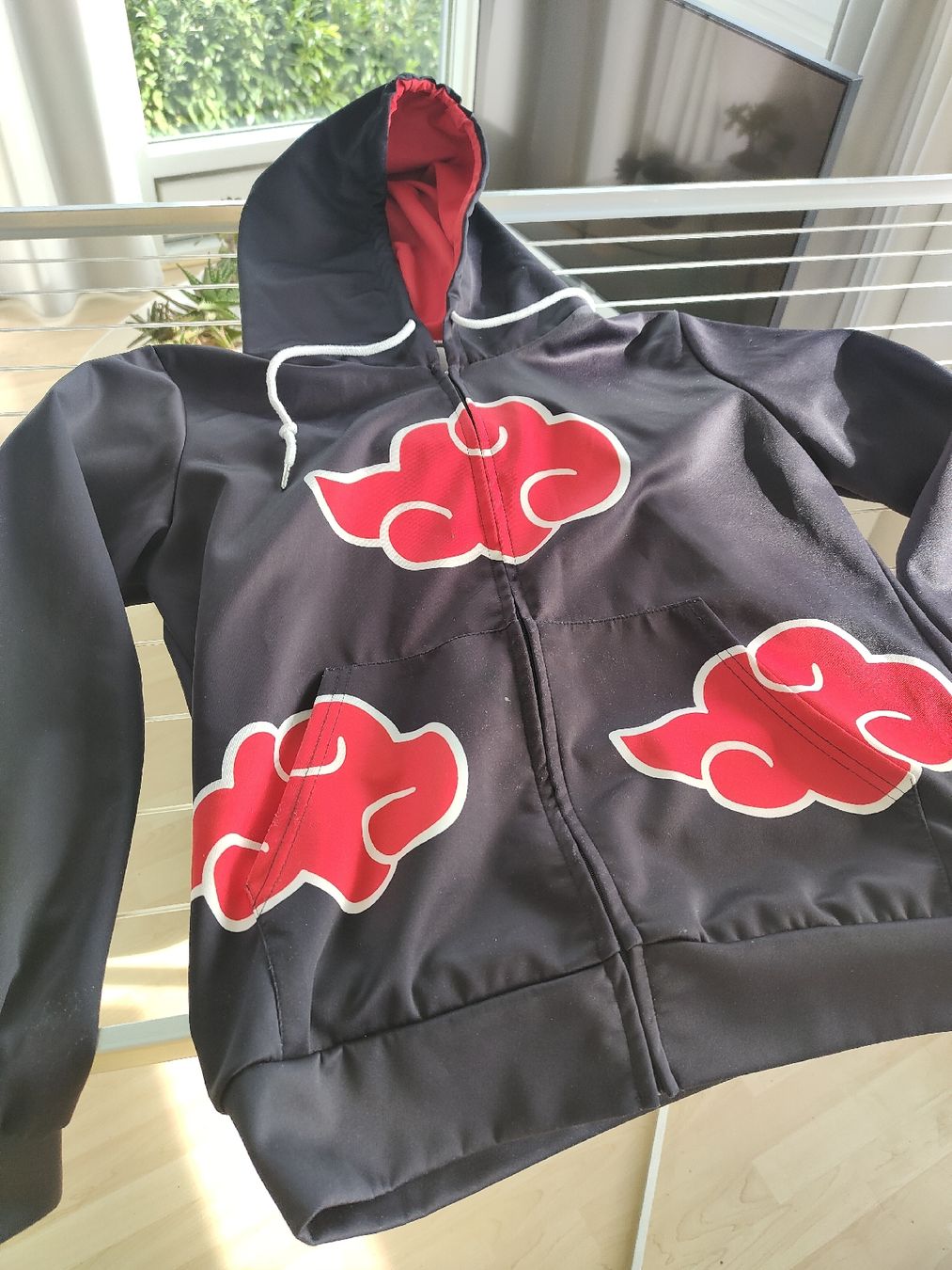Kleiderpakete & -sets: Hoodie "Naruto" Grösse M – Gebraucht aus Oetwil an der Limmat von MicA-8955